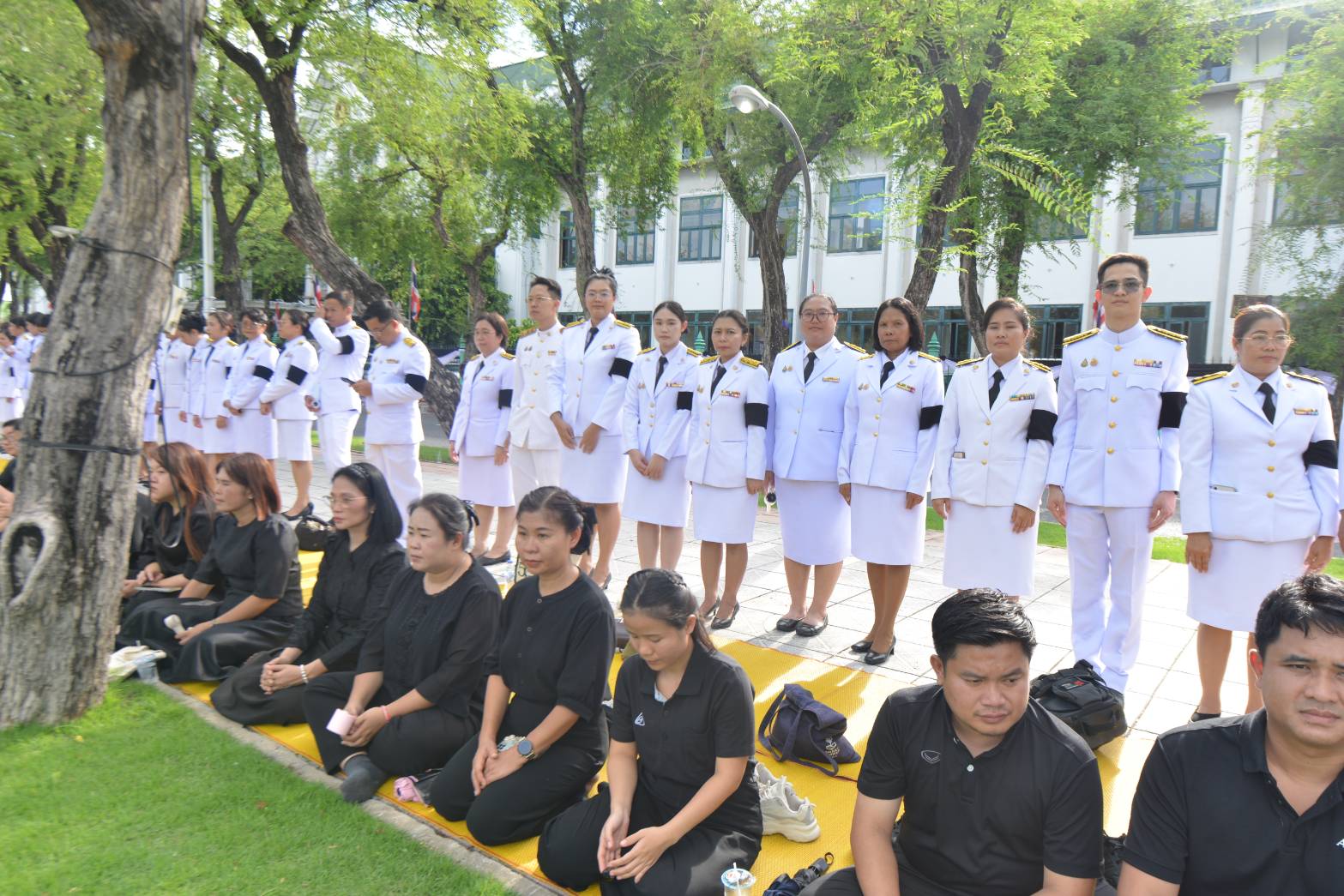 title - ส.ป.ก. ร่วมเข้าเฝ้าฯ และน้อมส่งเสด็จในการเคลื่อนขบวนอัญเชิญพระศพ สมเด็จพระเจ้าลูกเธอเจ้าฟ้าพัชรกิติยาภา นเรนทิราเทพยวดี กรมหลวงราชสาริณีสิริพัชร มหาวัชรราชธิดา สู่พระบรมมหาราชวัง
